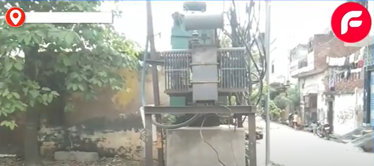 खुले में रखे ट्रांसफार्मर बने खतरा, Pilkhuwa | Focuslane News